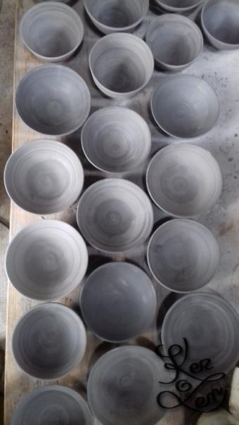 les premiers pots séchent<br/>
